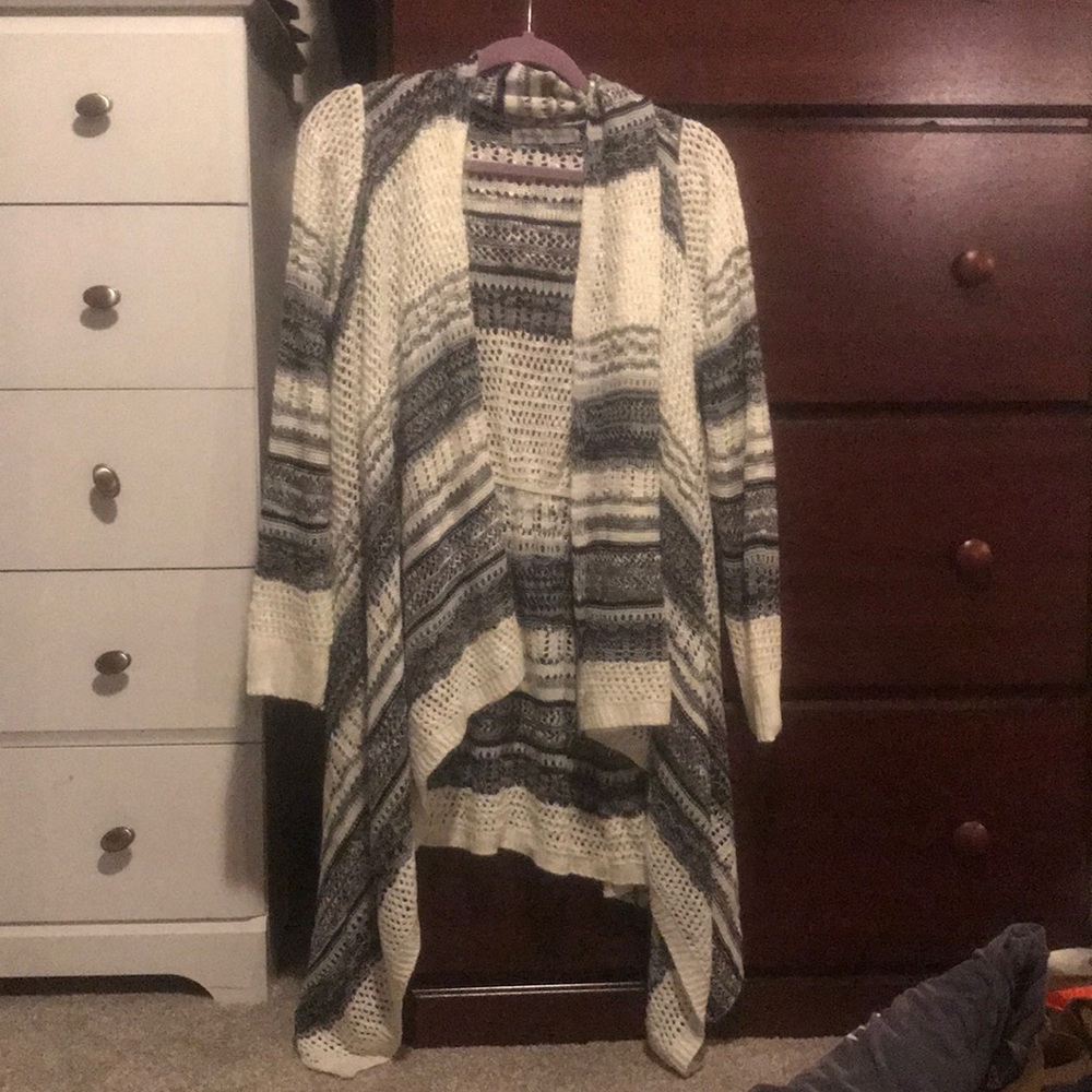 Cardigan/shawl